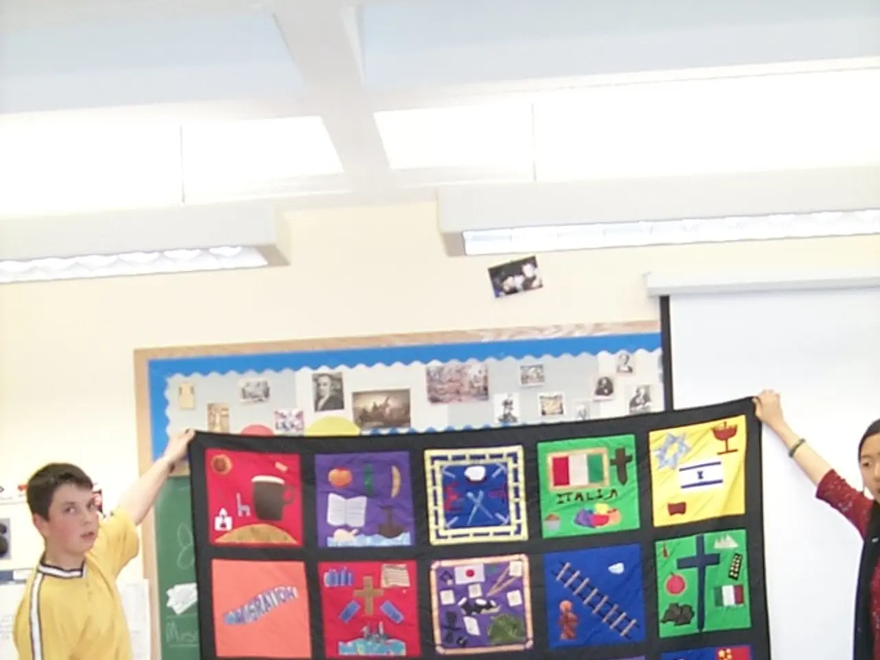 Mayor initiates discussion on "Paths to overcoming addiction" at the local town hall