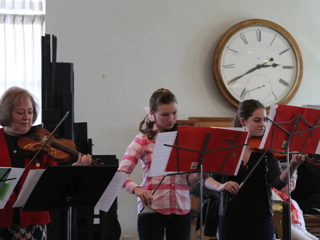 Dramatic performances focusing on women's well-being and health issues