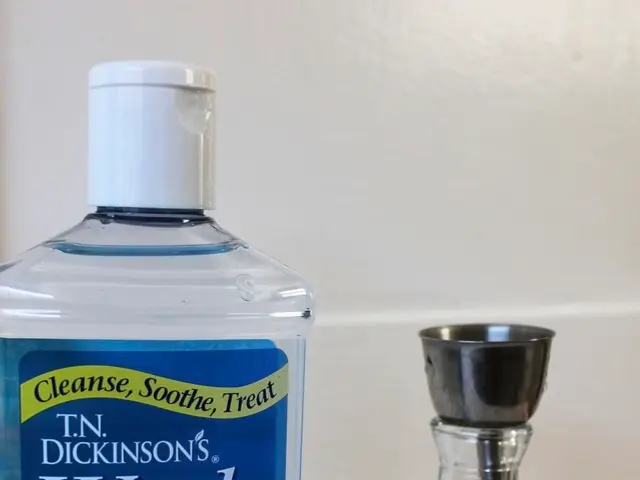 Experts from Rospotrebnadzor discuss precautions for staying safe during warm weather conditions