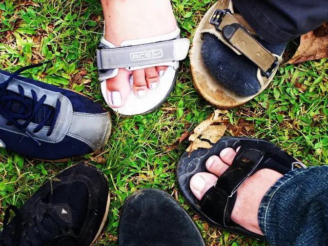 Toe sprain in turf: Recognizing symptoms, treatments, and healing process