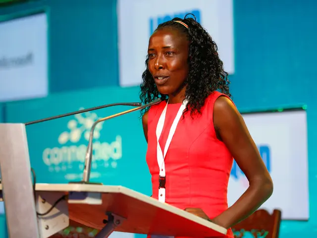 Legendary Actress Elizabeth Taylor, A Remaining Divine Figure in Hollywood