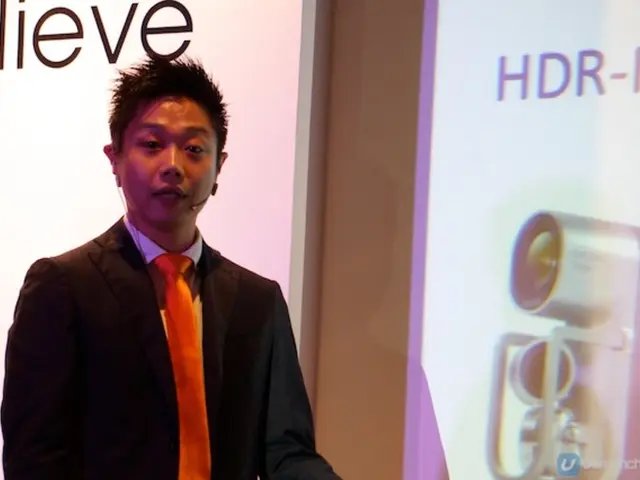 Actor Bruce Willis now struggles to identify with his prior career roles.