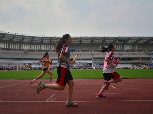 Women's dominance in developing amateur long-distance athletics: Female pioneers in grassroots...