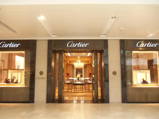 Construction Accident in Kröv's Hotel: No Danger Assessed in Building Process