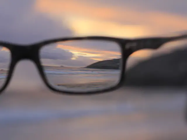 Signs of Cataracts Emergence: Their Impact on Vision and Further Details