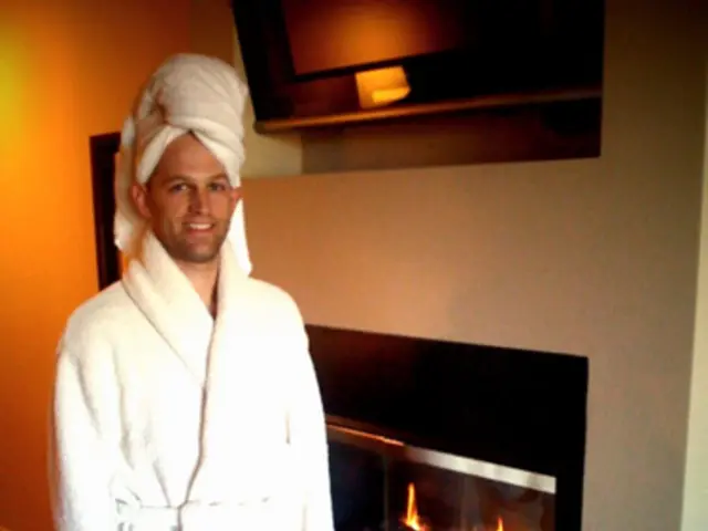 Upper back burning sensations: possible causes and explanations.